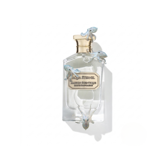 Aquatic and long lasting niche perfume by Maison Scentique.